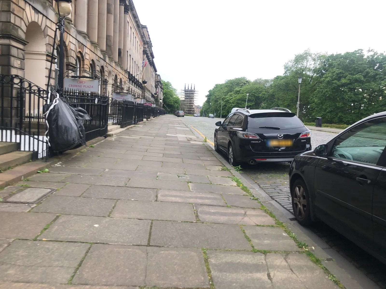 24 Royal Terrace — street-level view