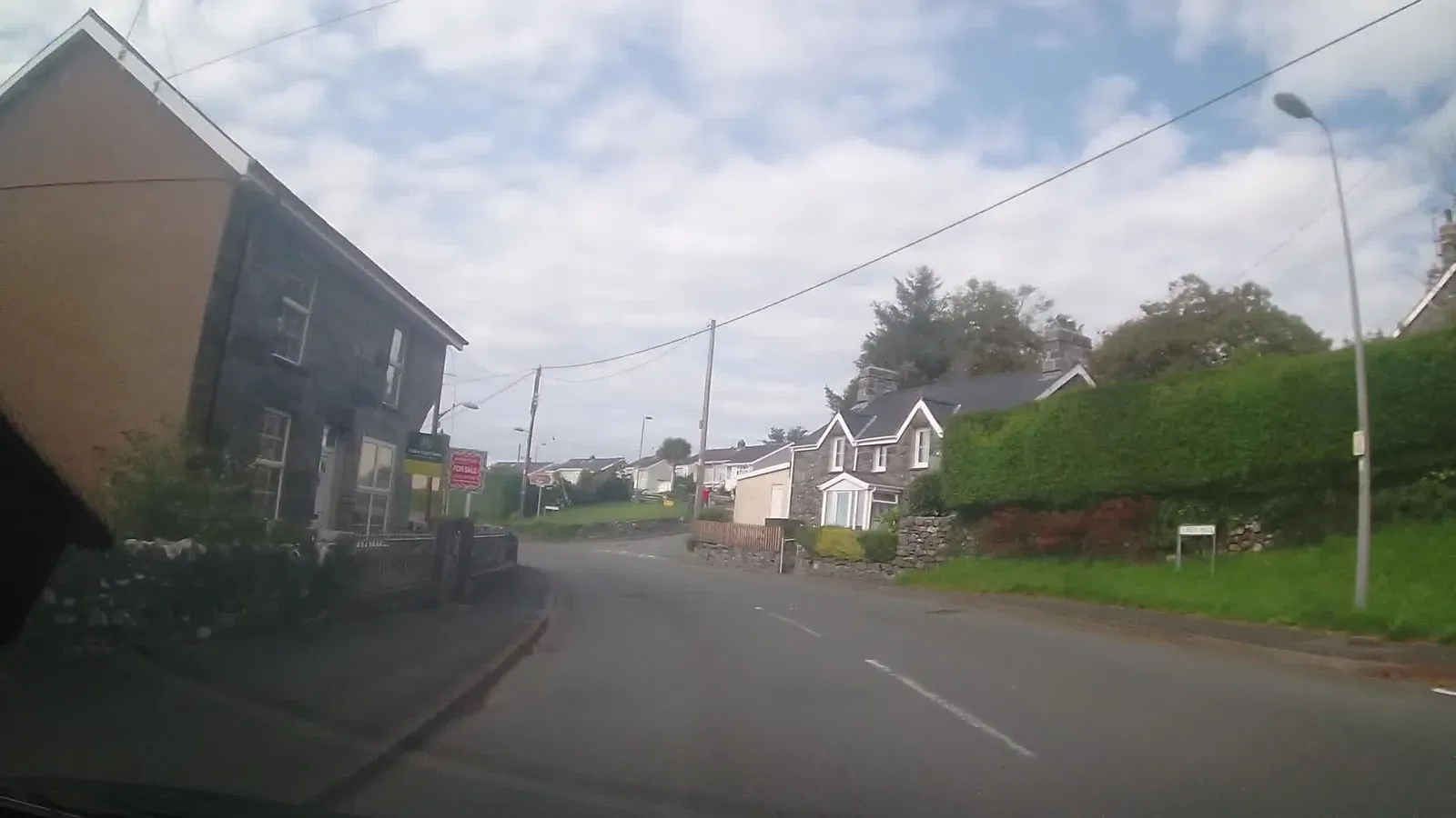 Ael Y Bryn — street-level view
