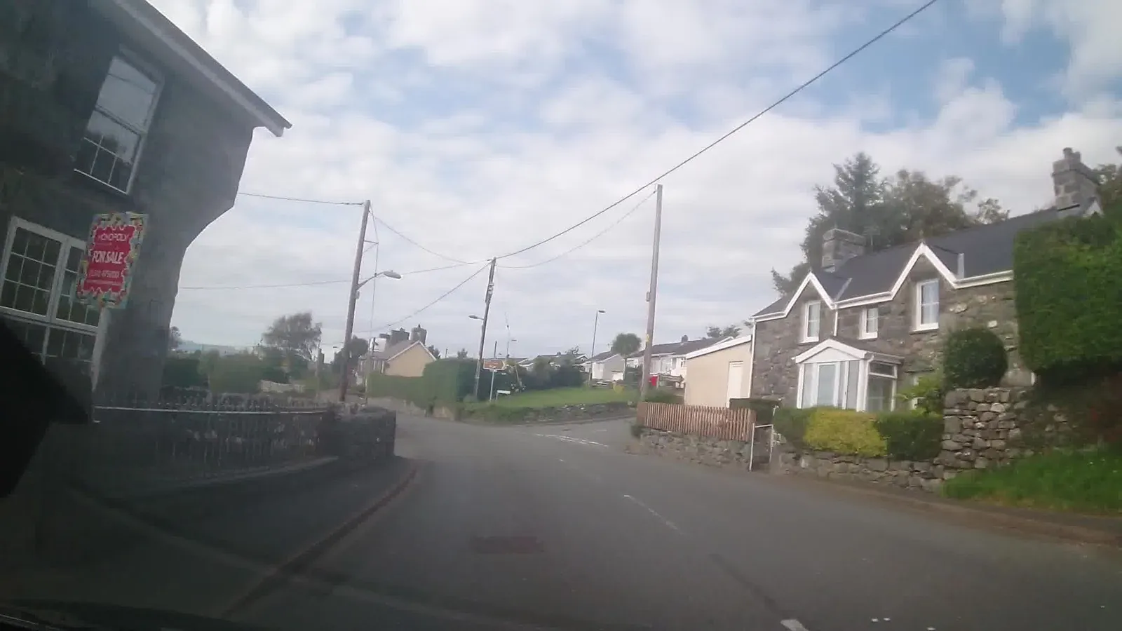 Ael Y Bryn — street-level view