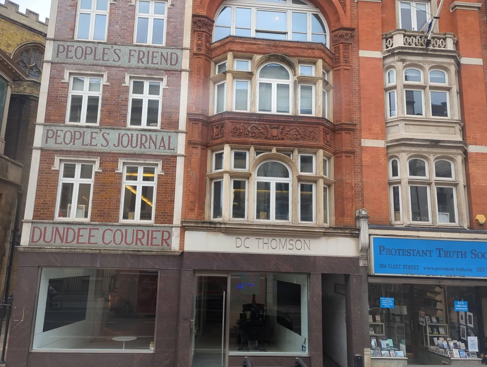 Apex Temple Court Hotel — street-level view