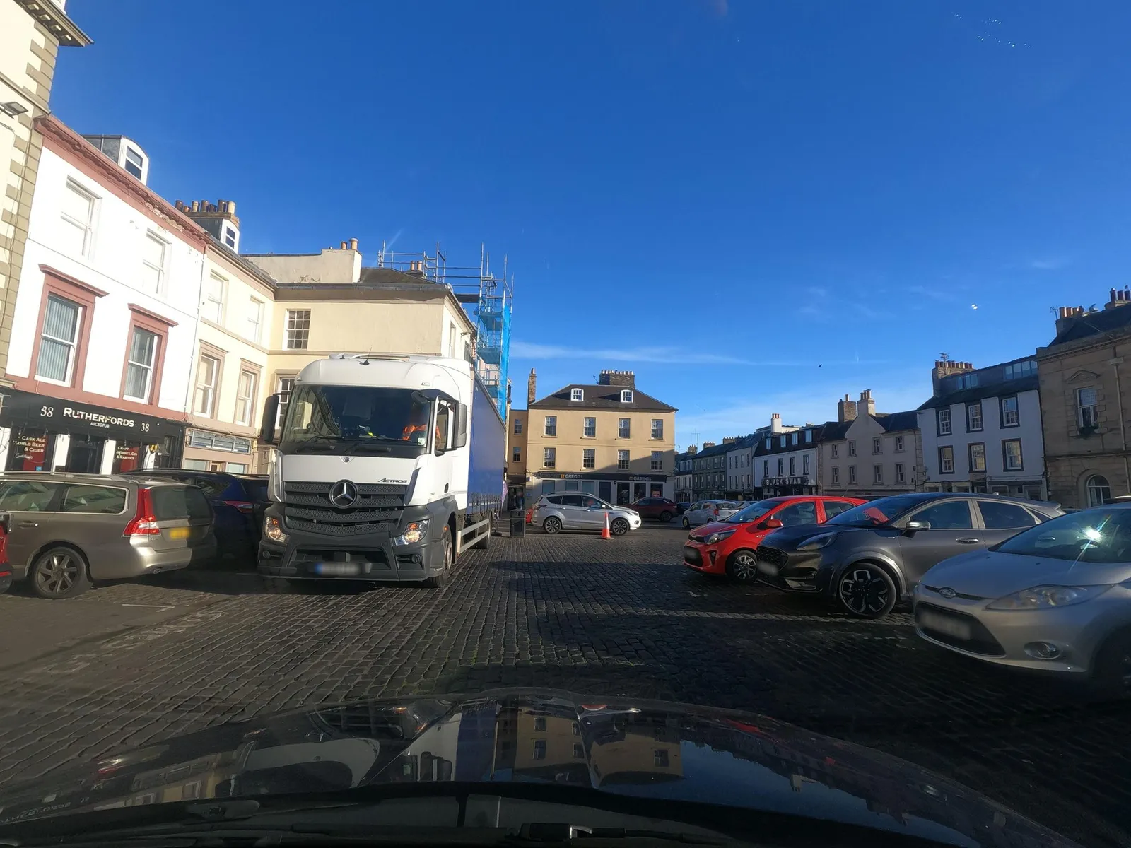 Cross Keys Hotel — street-level view