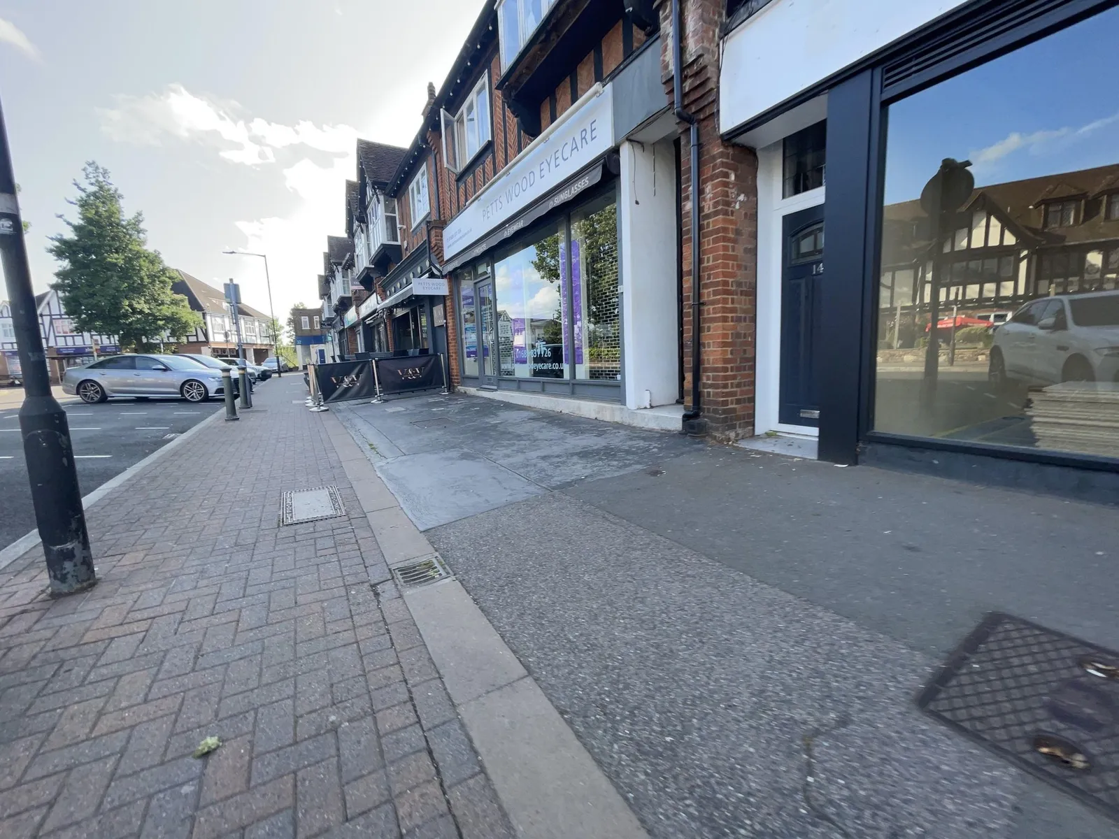 Daylight Inn — street-level view