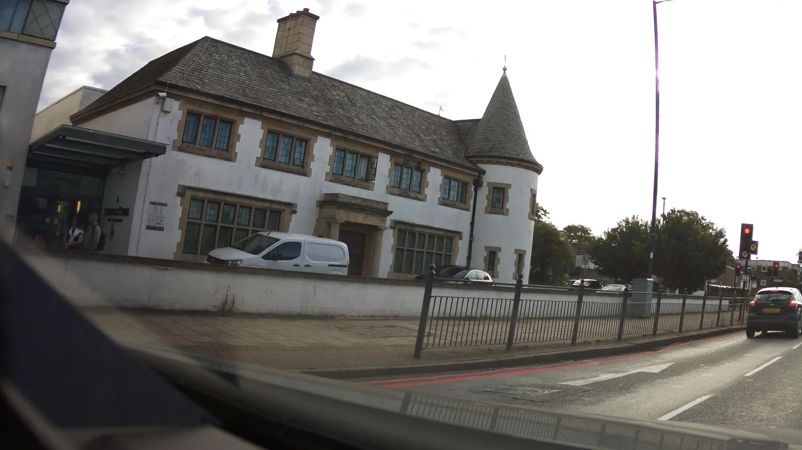 DoubleTree by Hilton Hotel London Heathrow Airport — street-level view