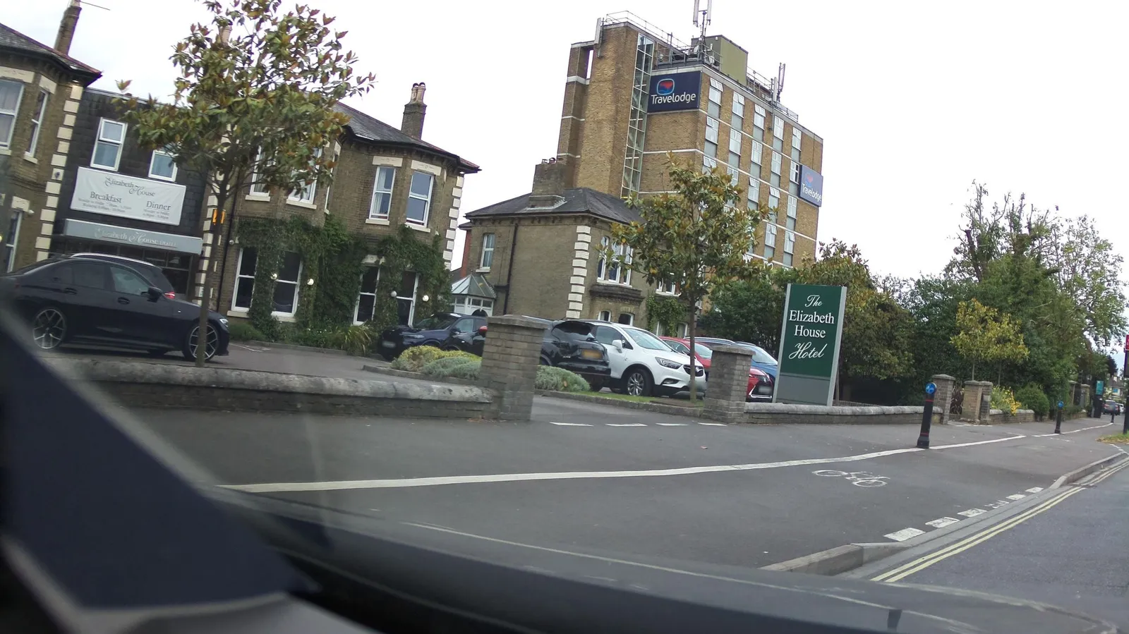 Elizabeth House Hotel — street-level view