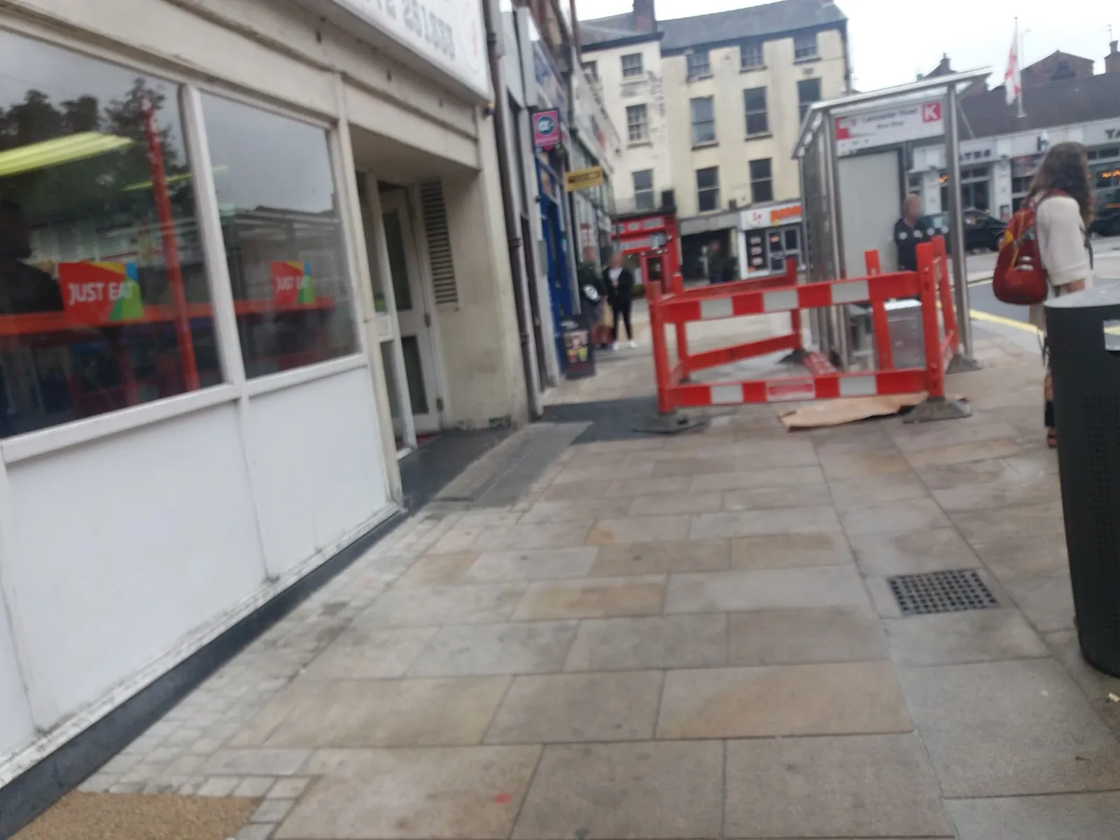 Former Red Lion Hotel And Ellesmere Chambers — street-level view