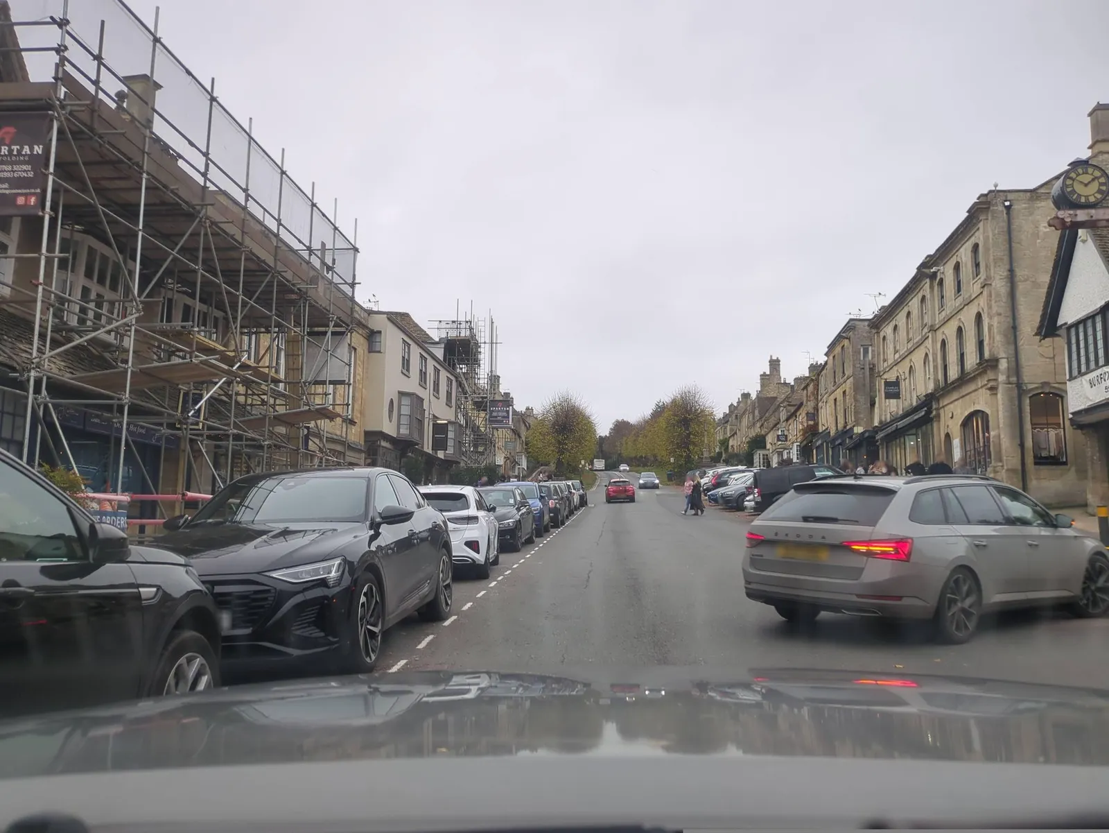 Highway Burford — street-level view