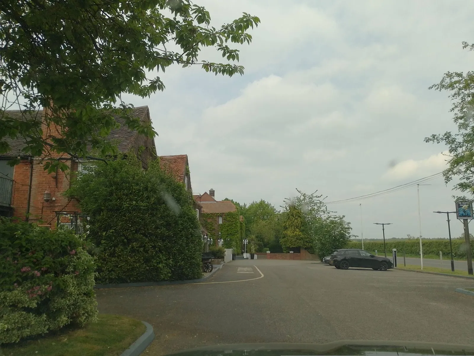 Honiley Court Hotel — street-level view