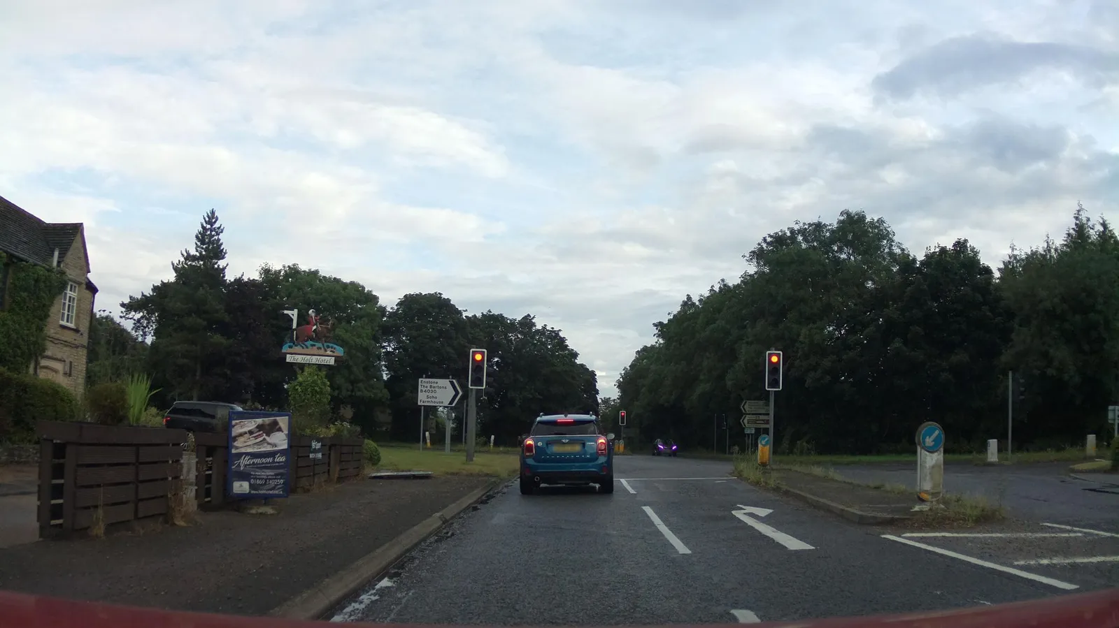 Hopcrofts Holt — street-level view