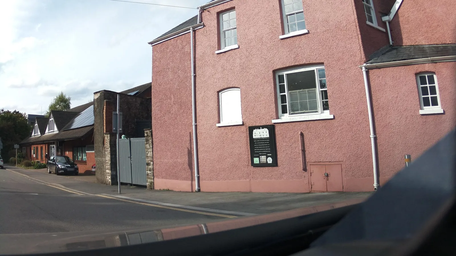 Kings Arms Hotel — street-level view