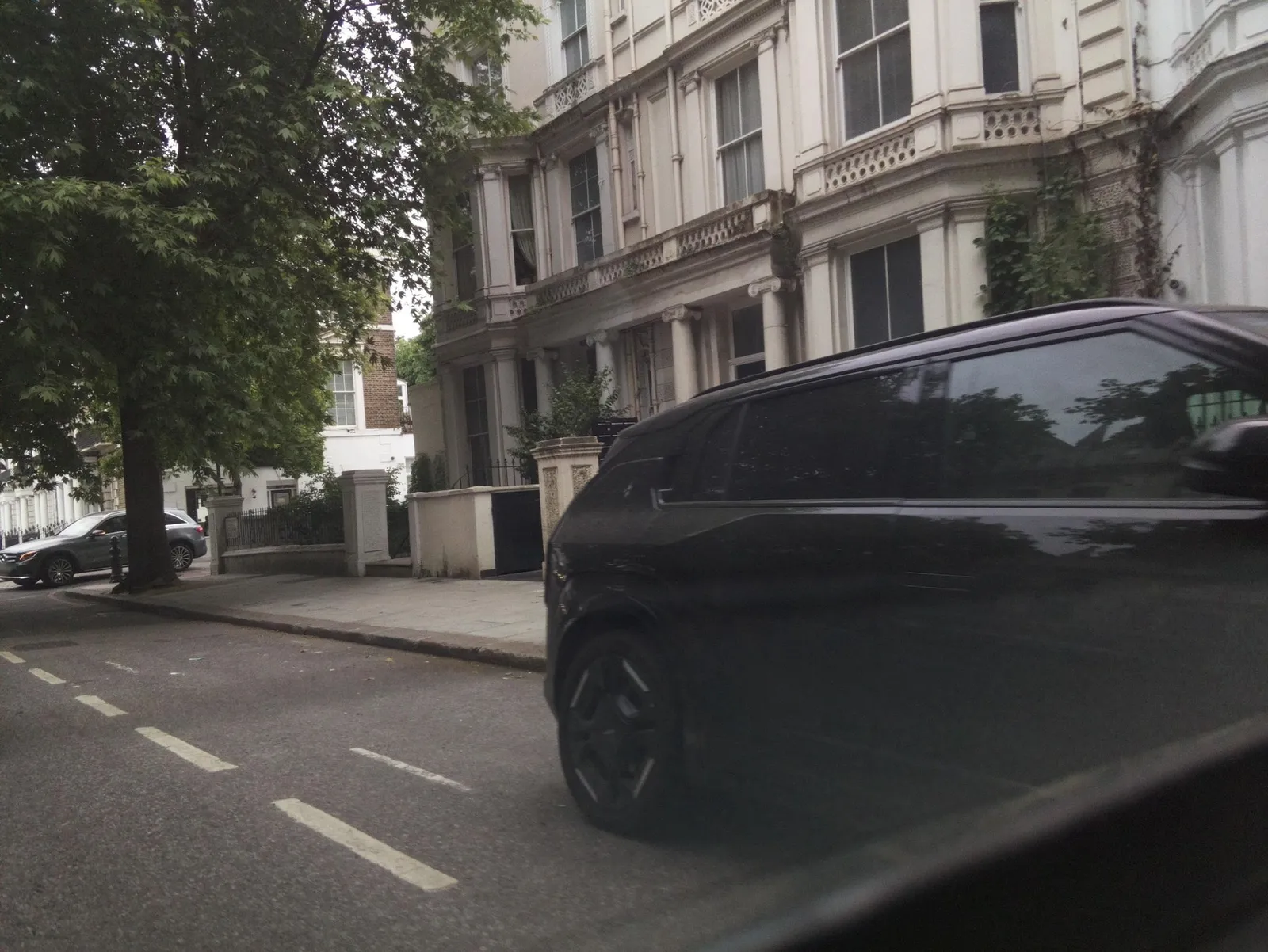 London Visitors Hotel — street-level view