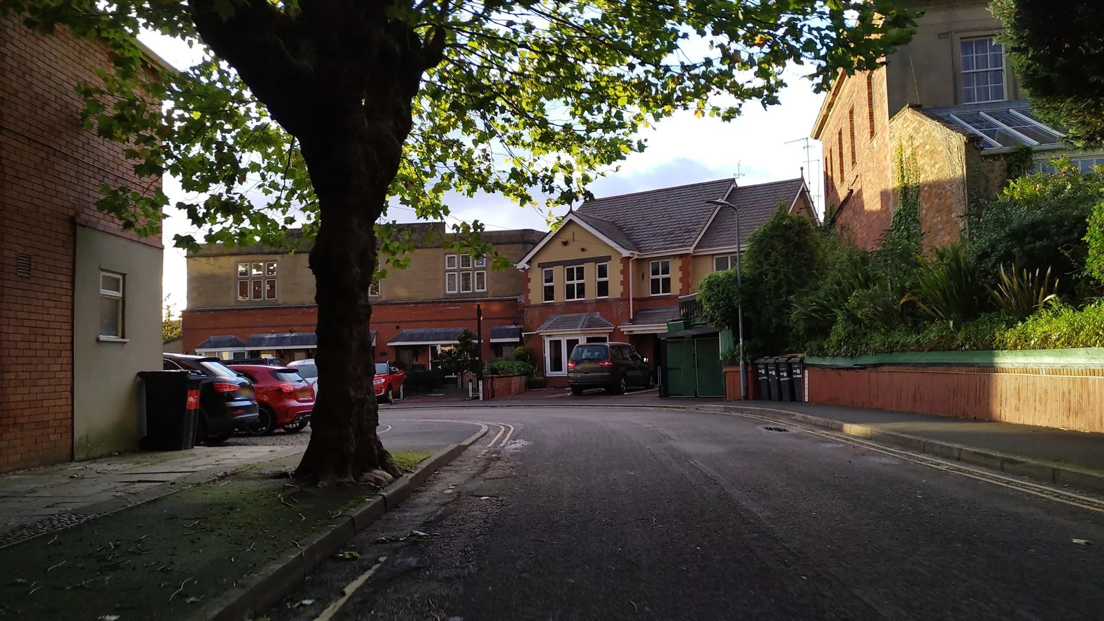 Manor Hotel — street-level view