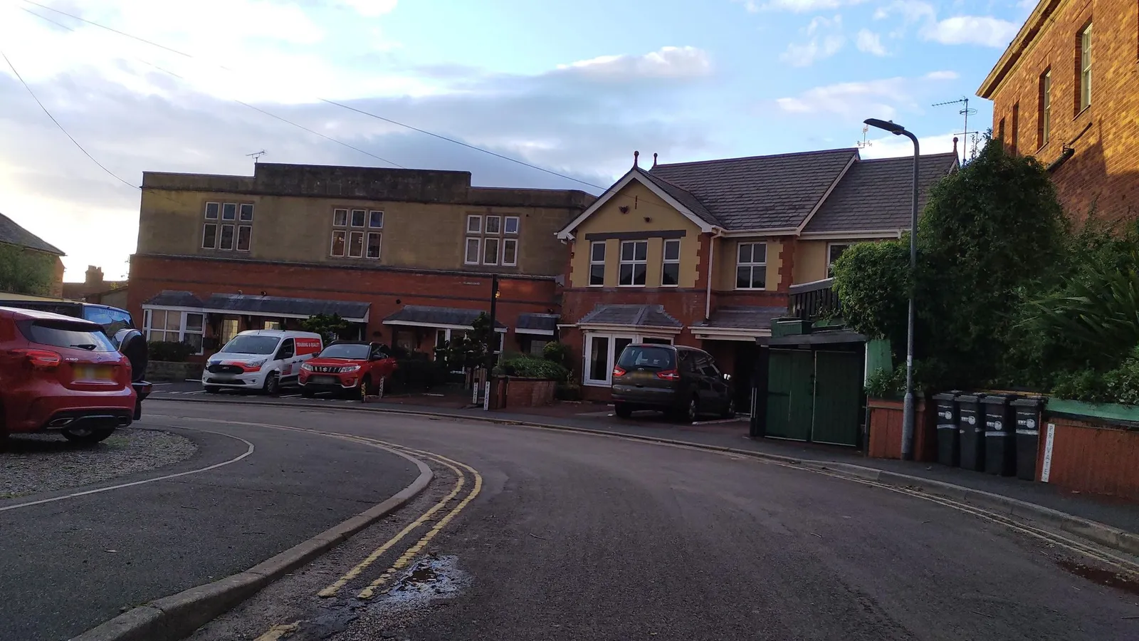 Manor Hotel — street-level view