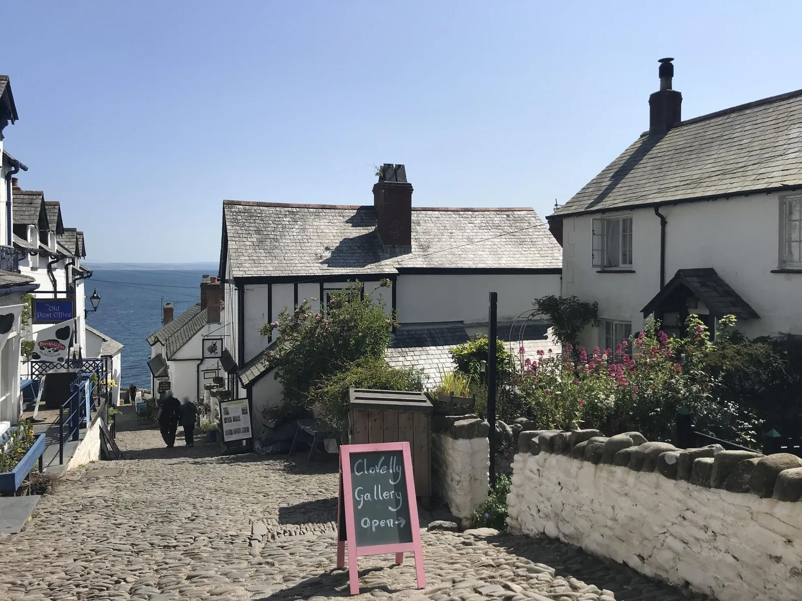 New Inn Hotel — street-level view