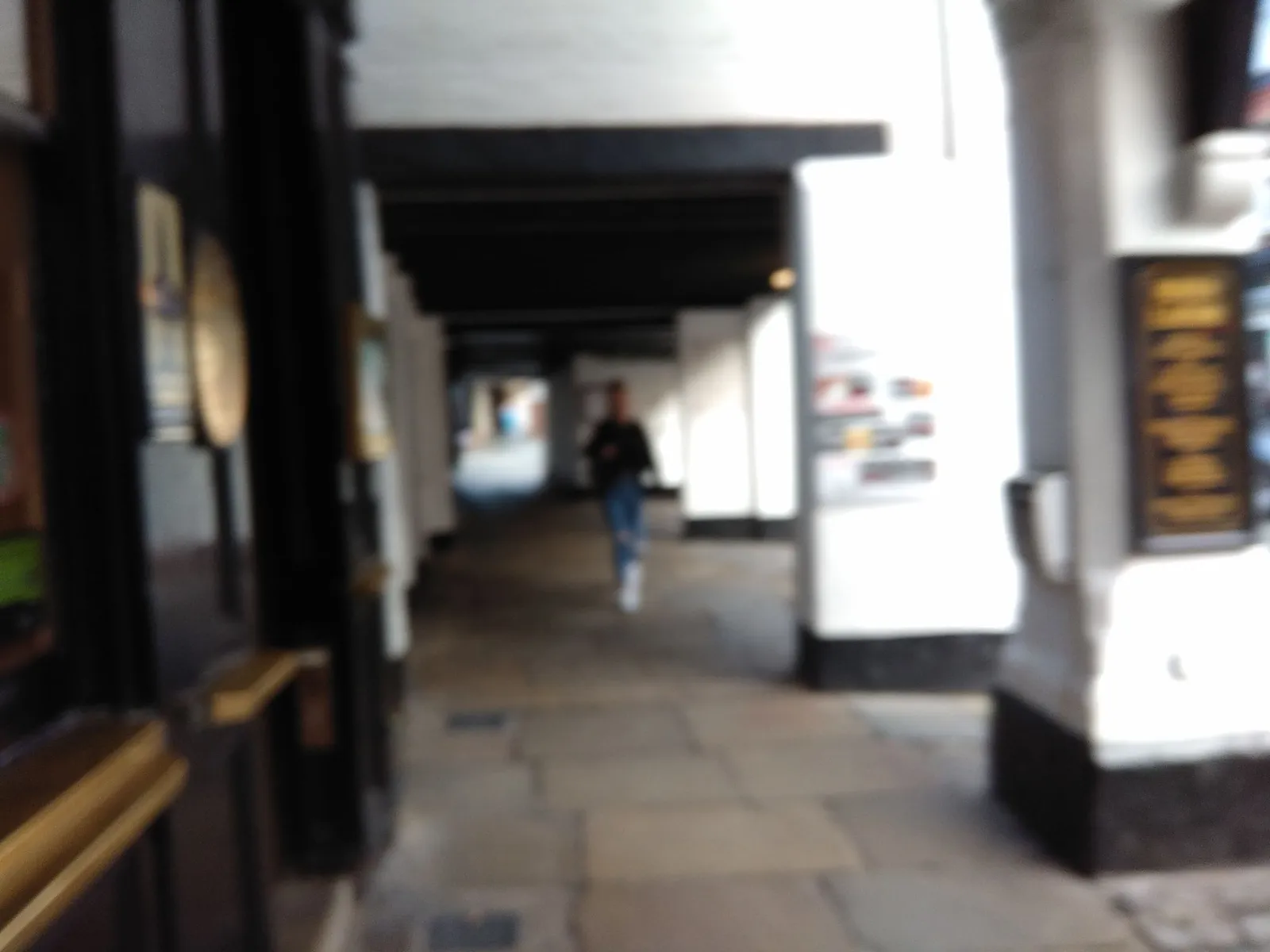 Pied Bull Hotel — street-level view