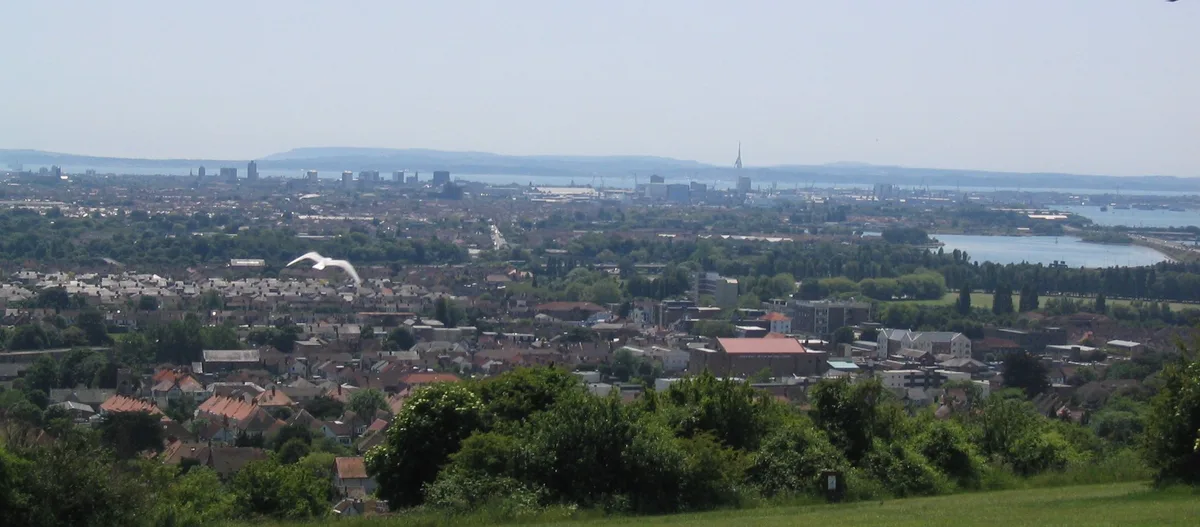 Portsmouth, towns & cities in South East England