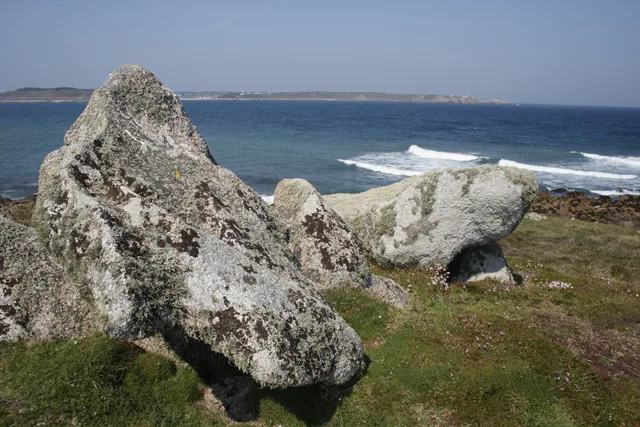 Prehistoric linear boundary on Dropnose Point, Gugh