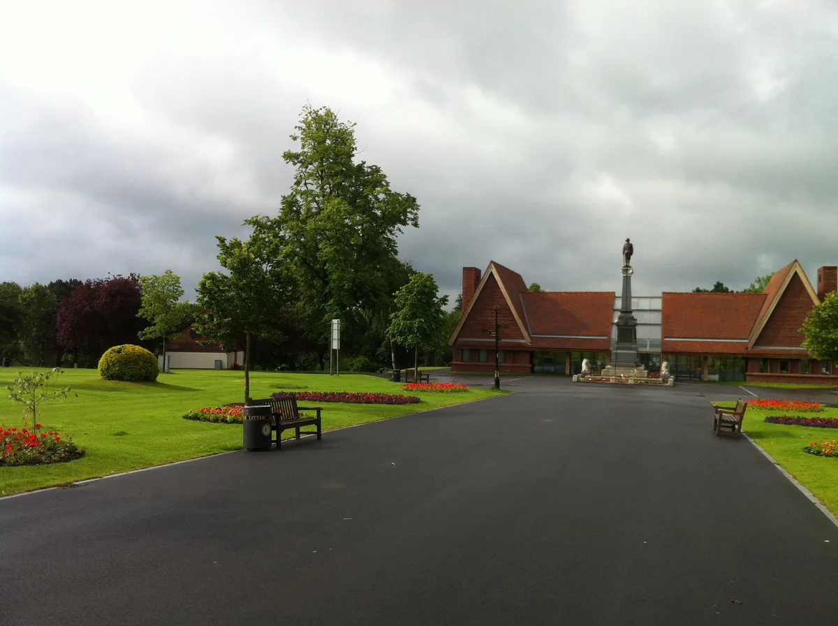 Queen's Park, Crewe