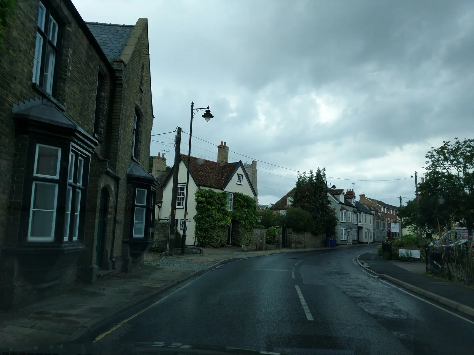 Riverside House Hotel — street-level view