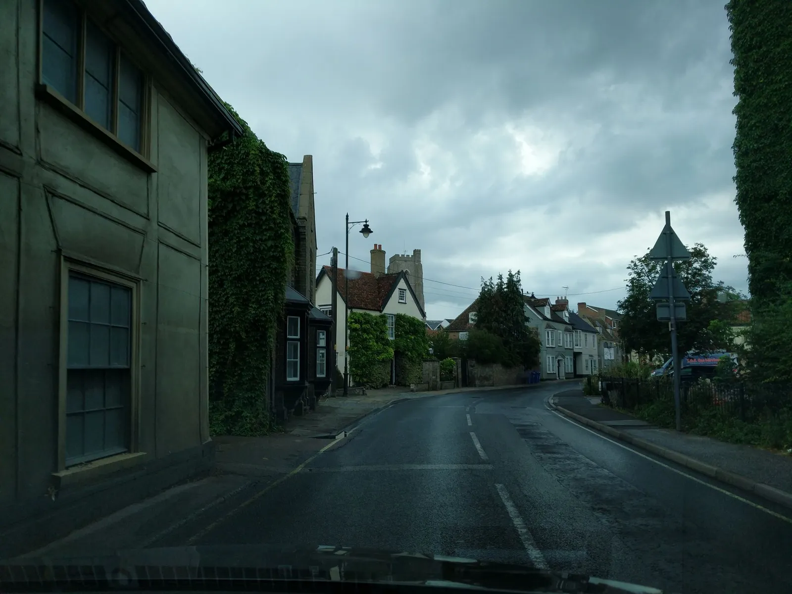 Riverside House Hotel — street-level view