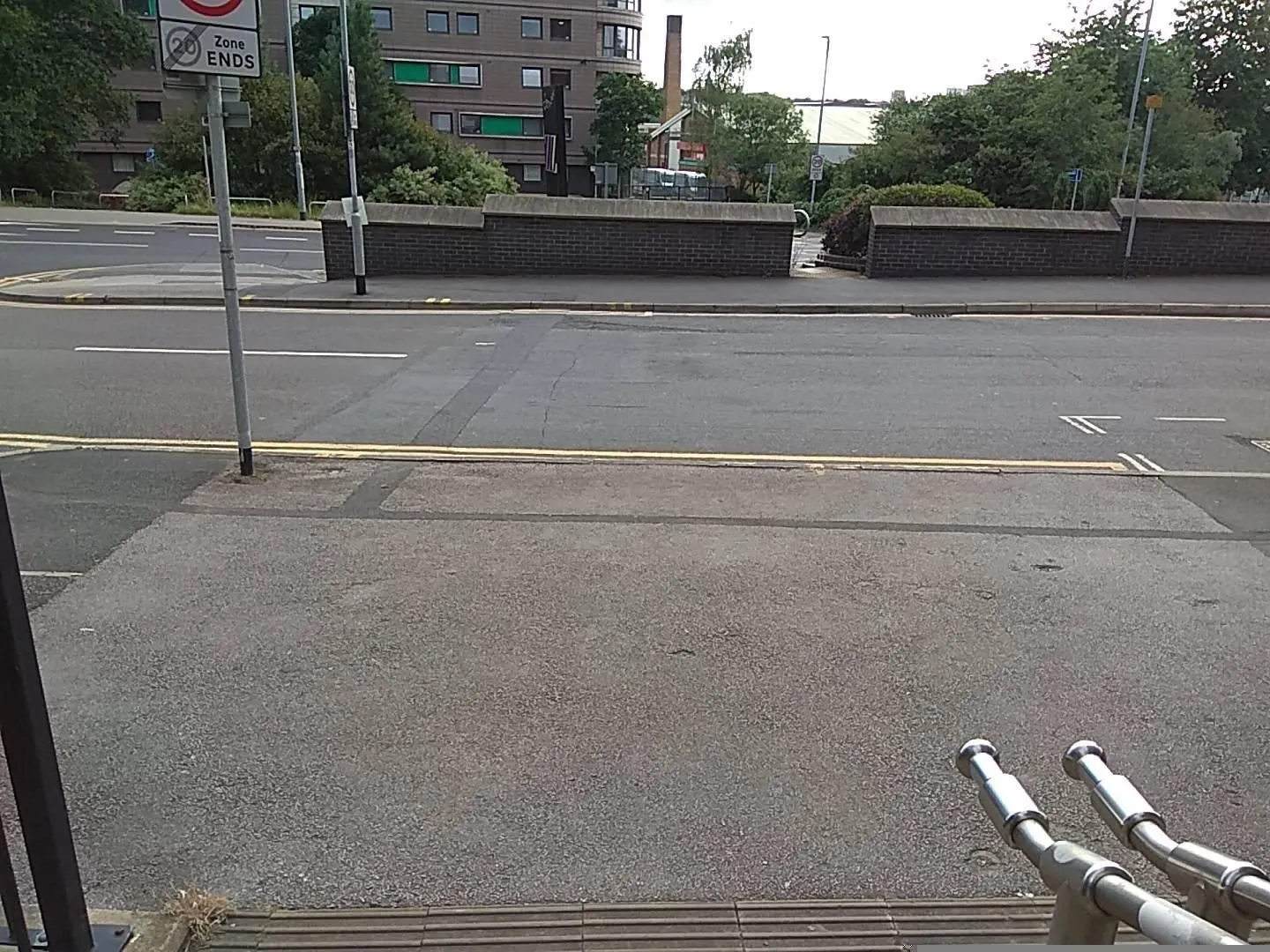 Roomzzz Leeds City West — street-level view