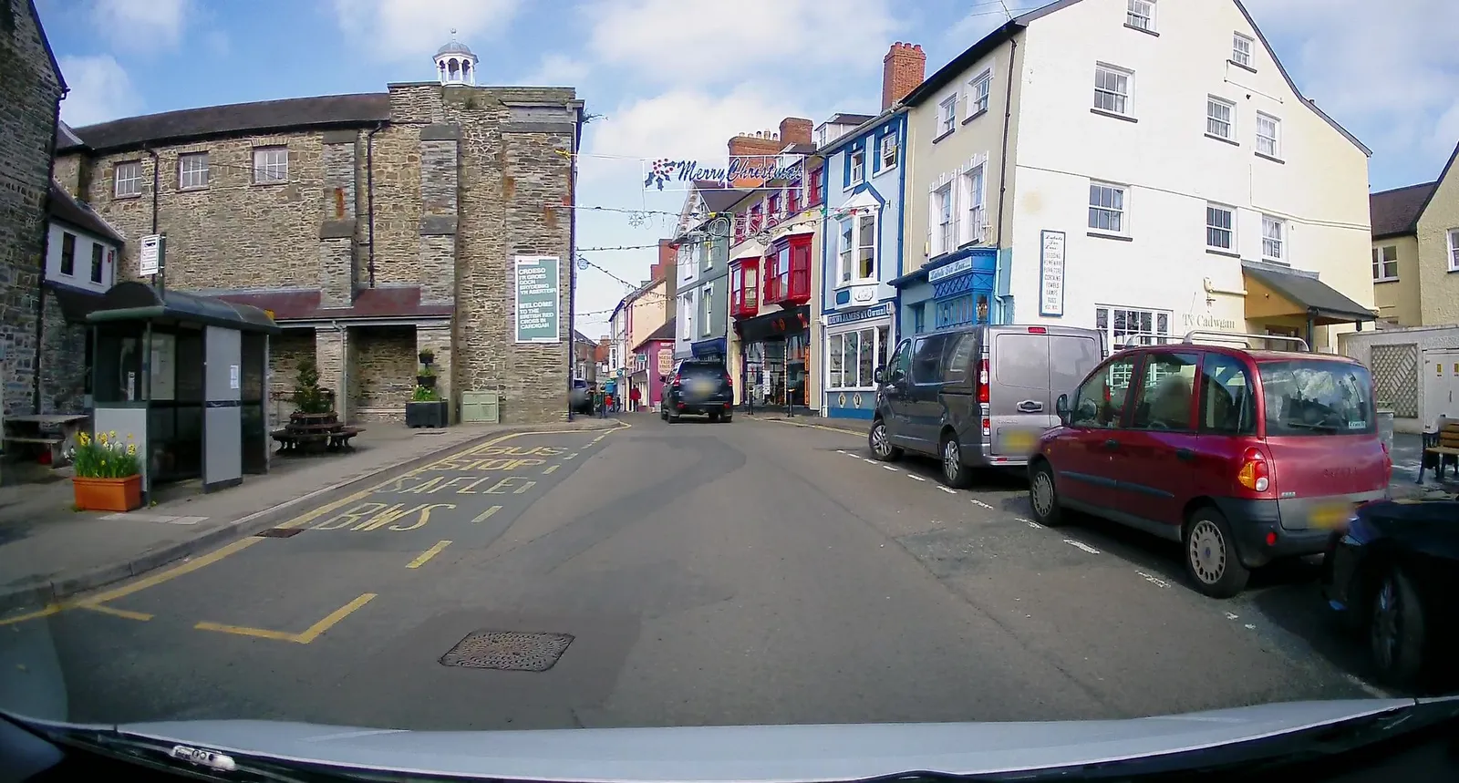 Tŷ Castell — street-level view