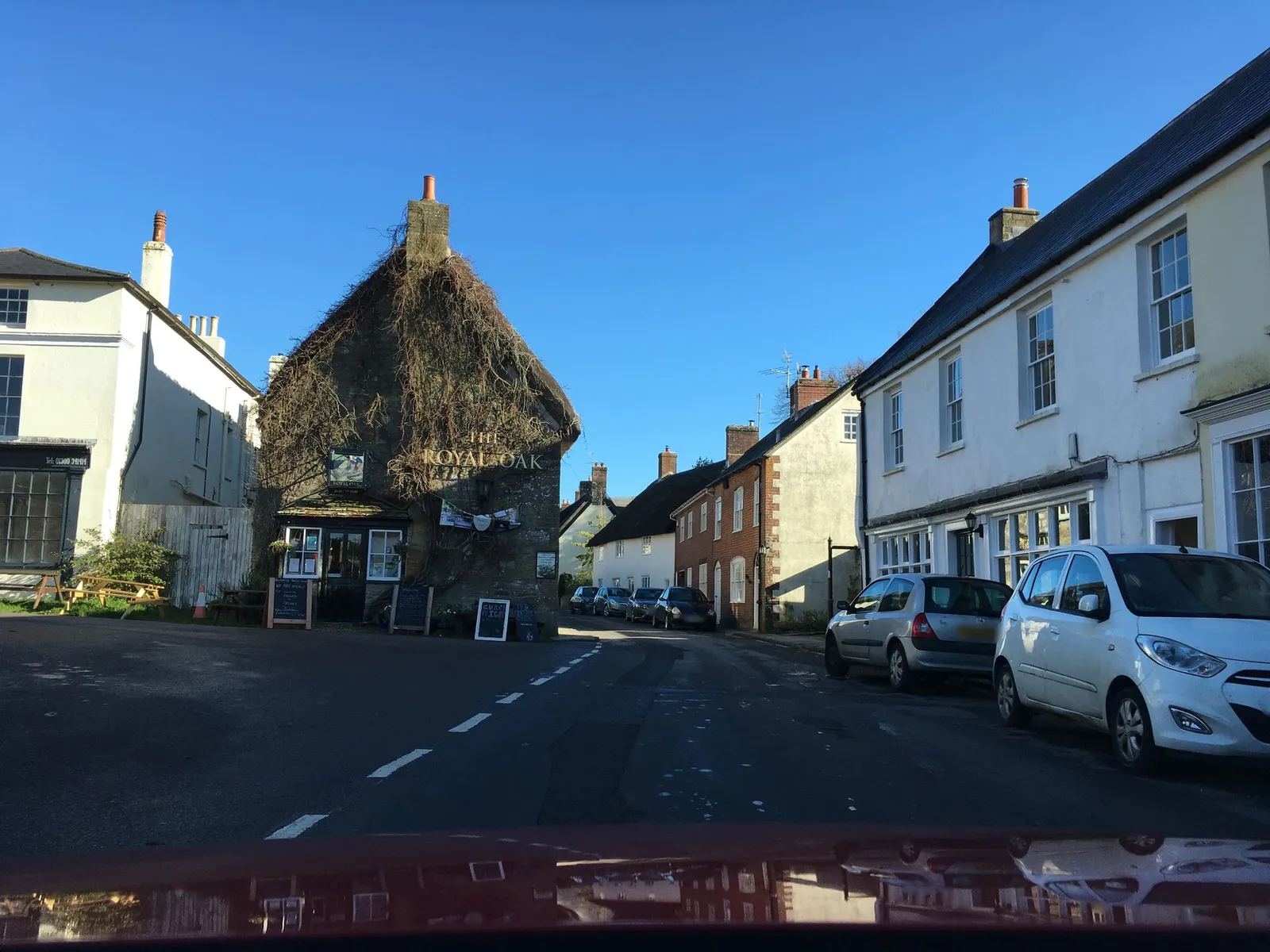 The Giant Inn — street-level view