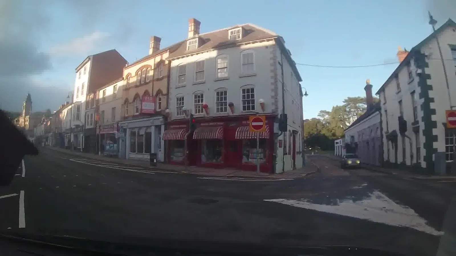 The Royal Oak — street-level view