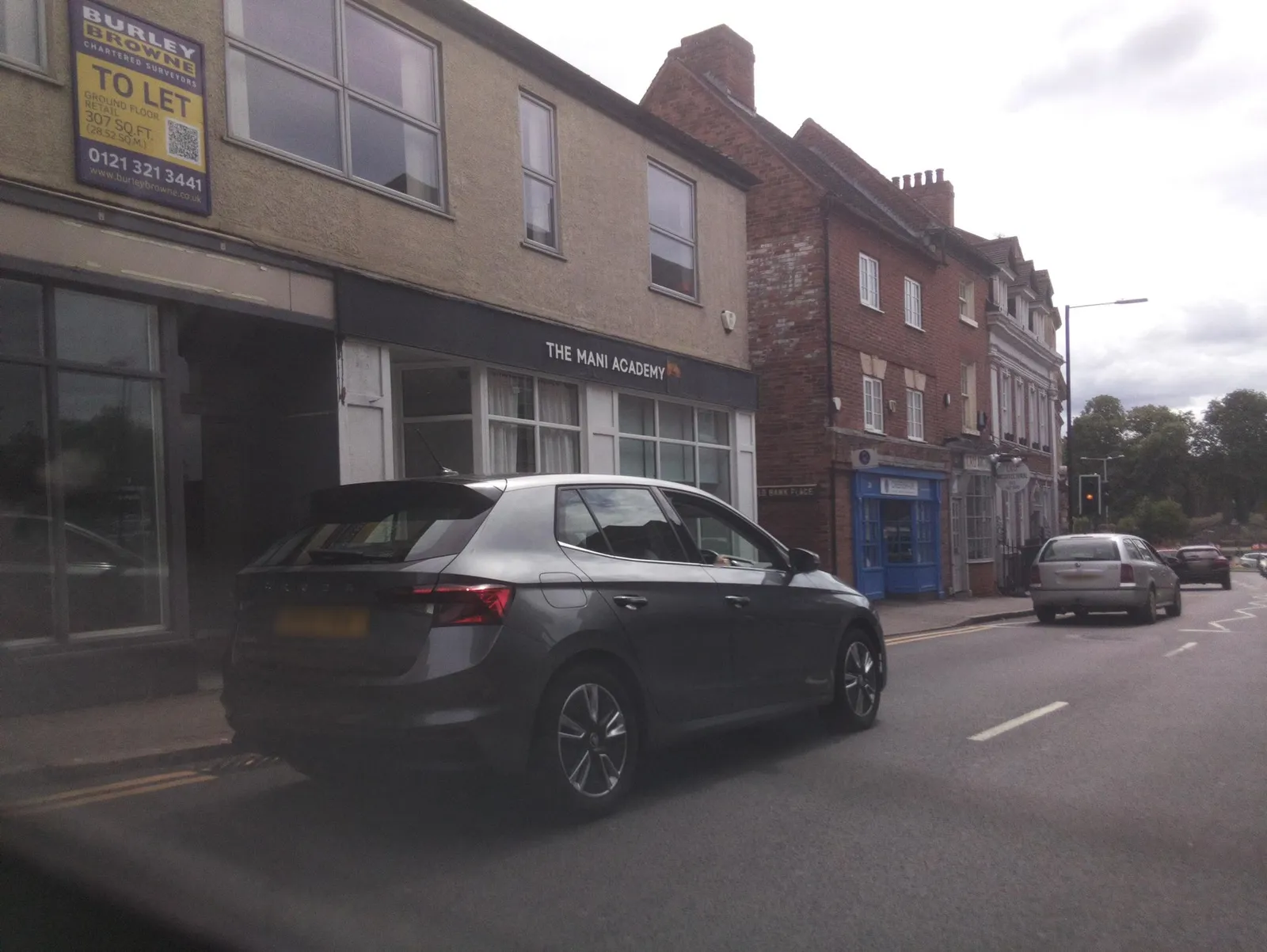 Three Tuns Hotel — street-level view