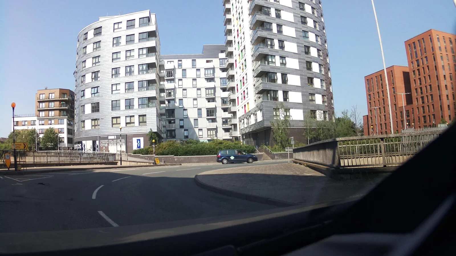 Travelodge Reading — street-level view