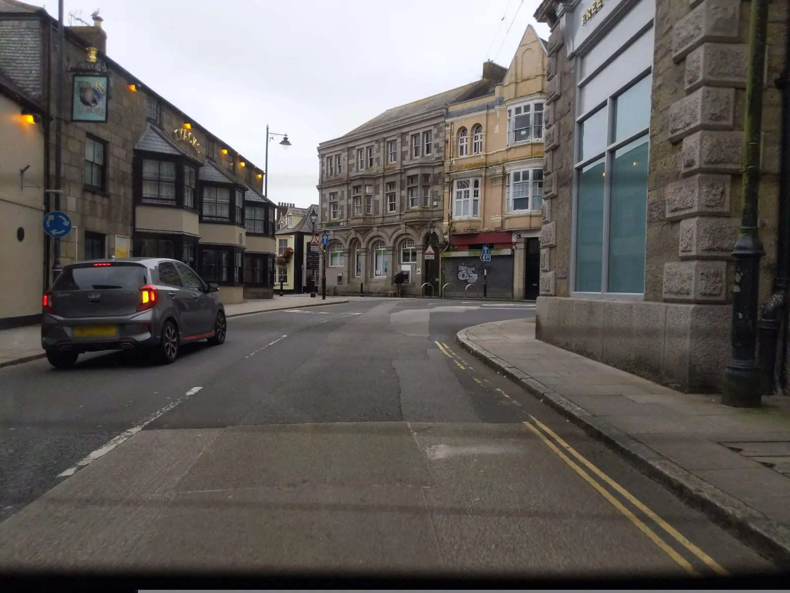 Tyacks Hotel — street-level view