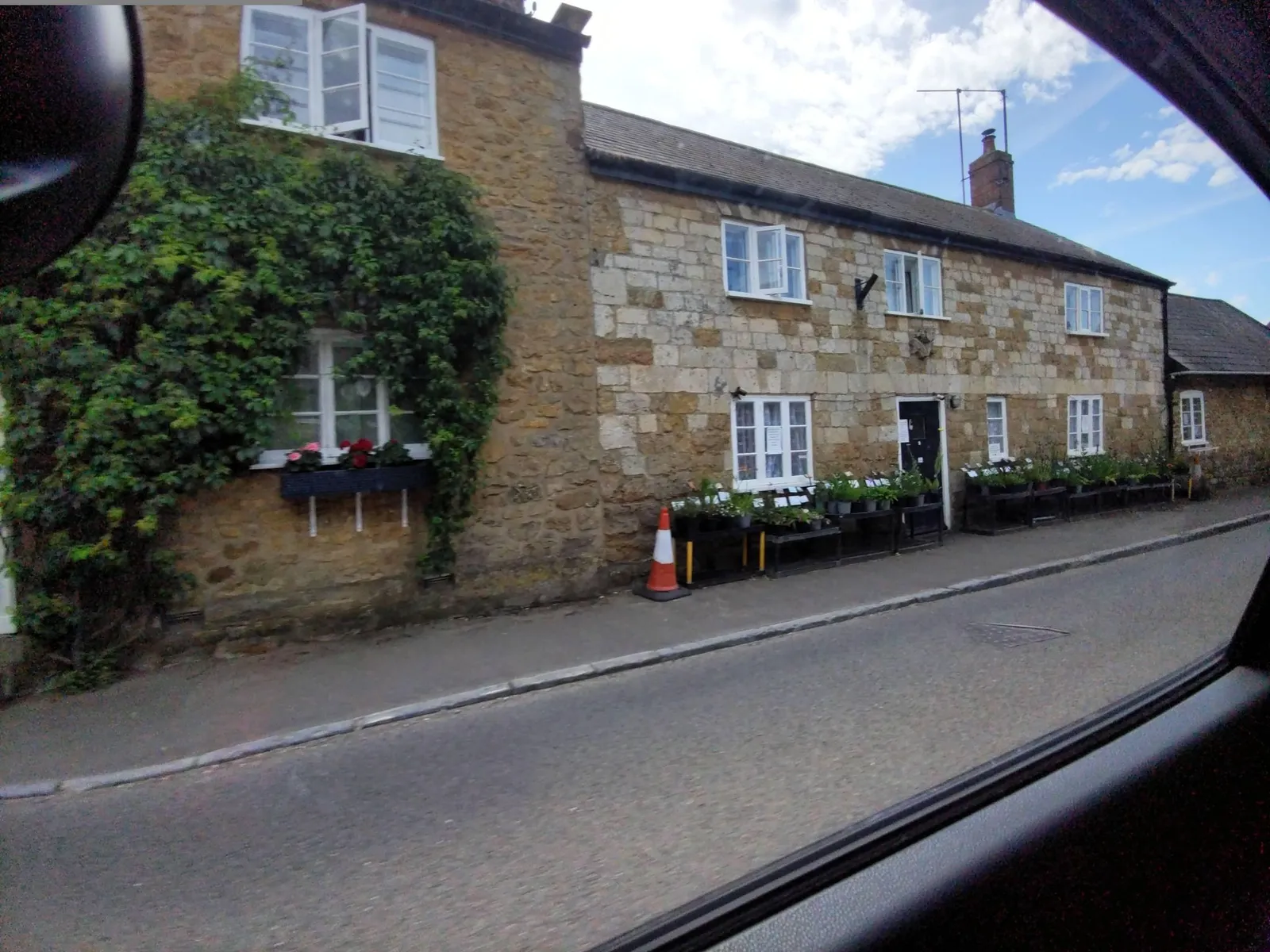 Upalong — street-level view