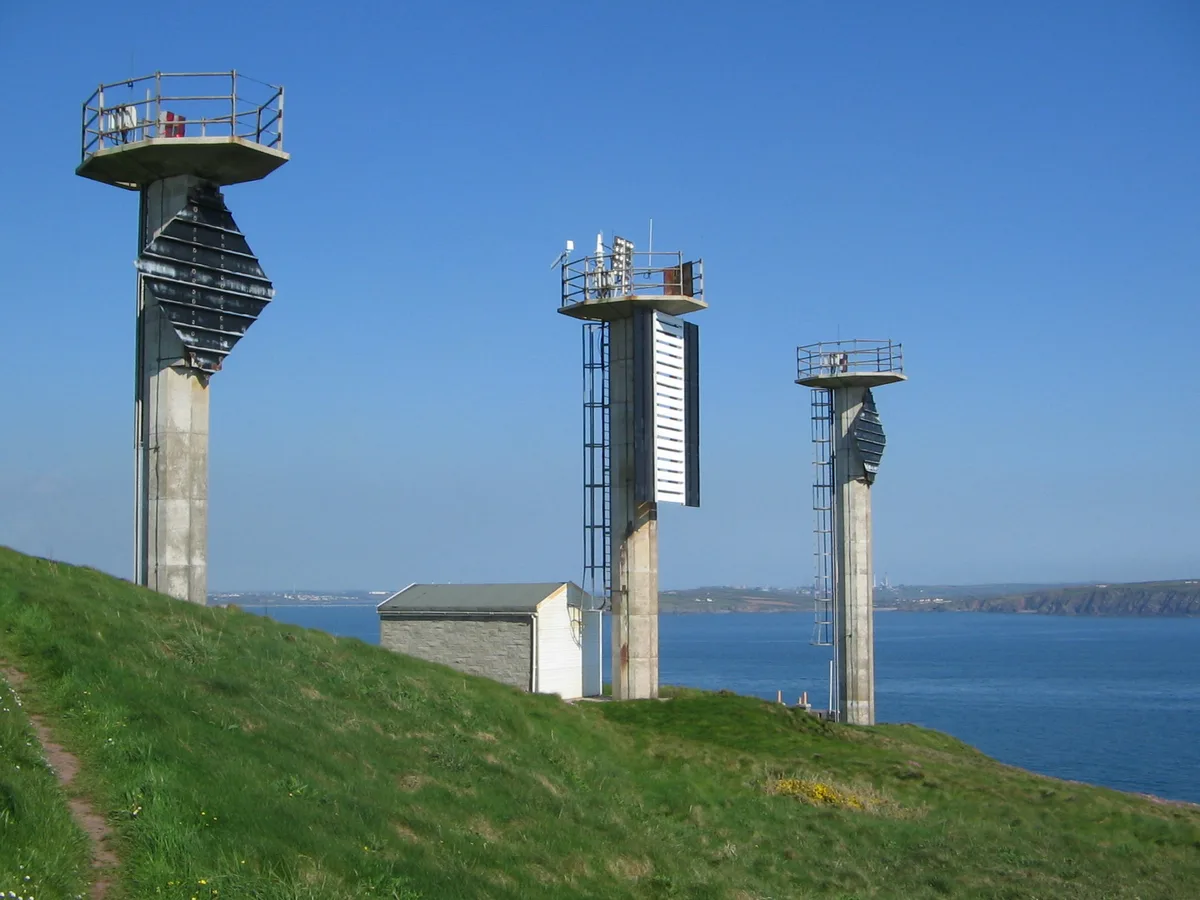 West Blockhouse Point east light