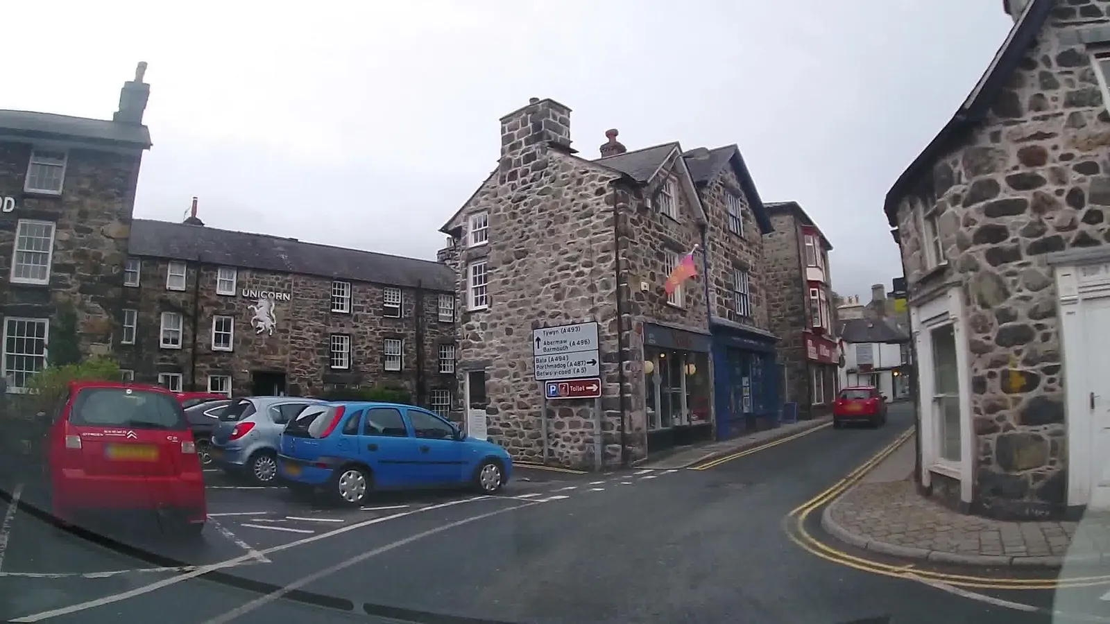 Y Meirionnydd — street-level view