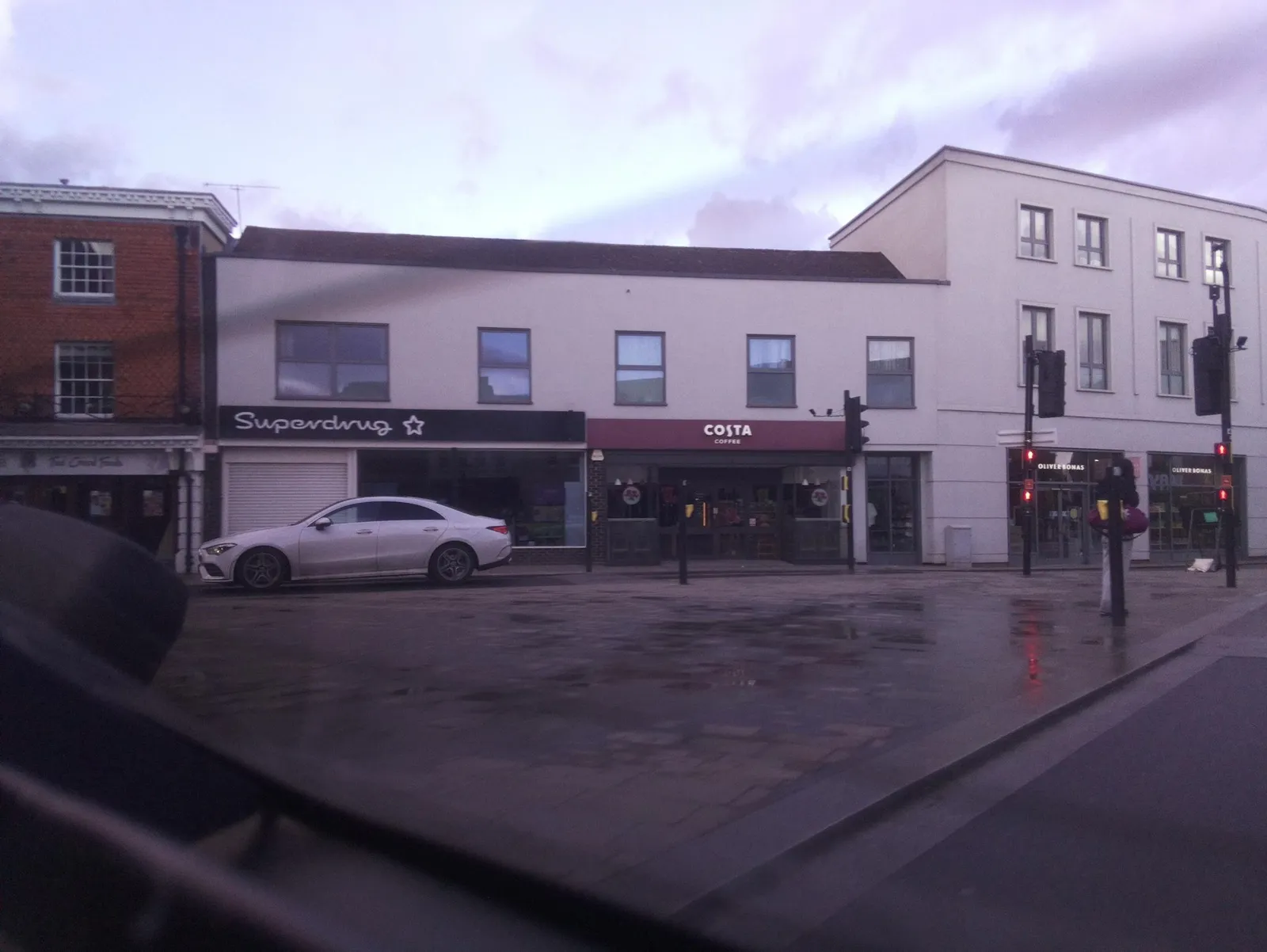 Ye Olde Rose Inne — street-level view